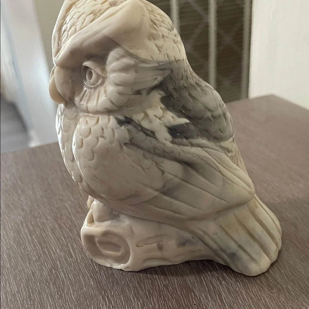 Cream Owl Sculpture Solid Bone - Picture 9 of 9